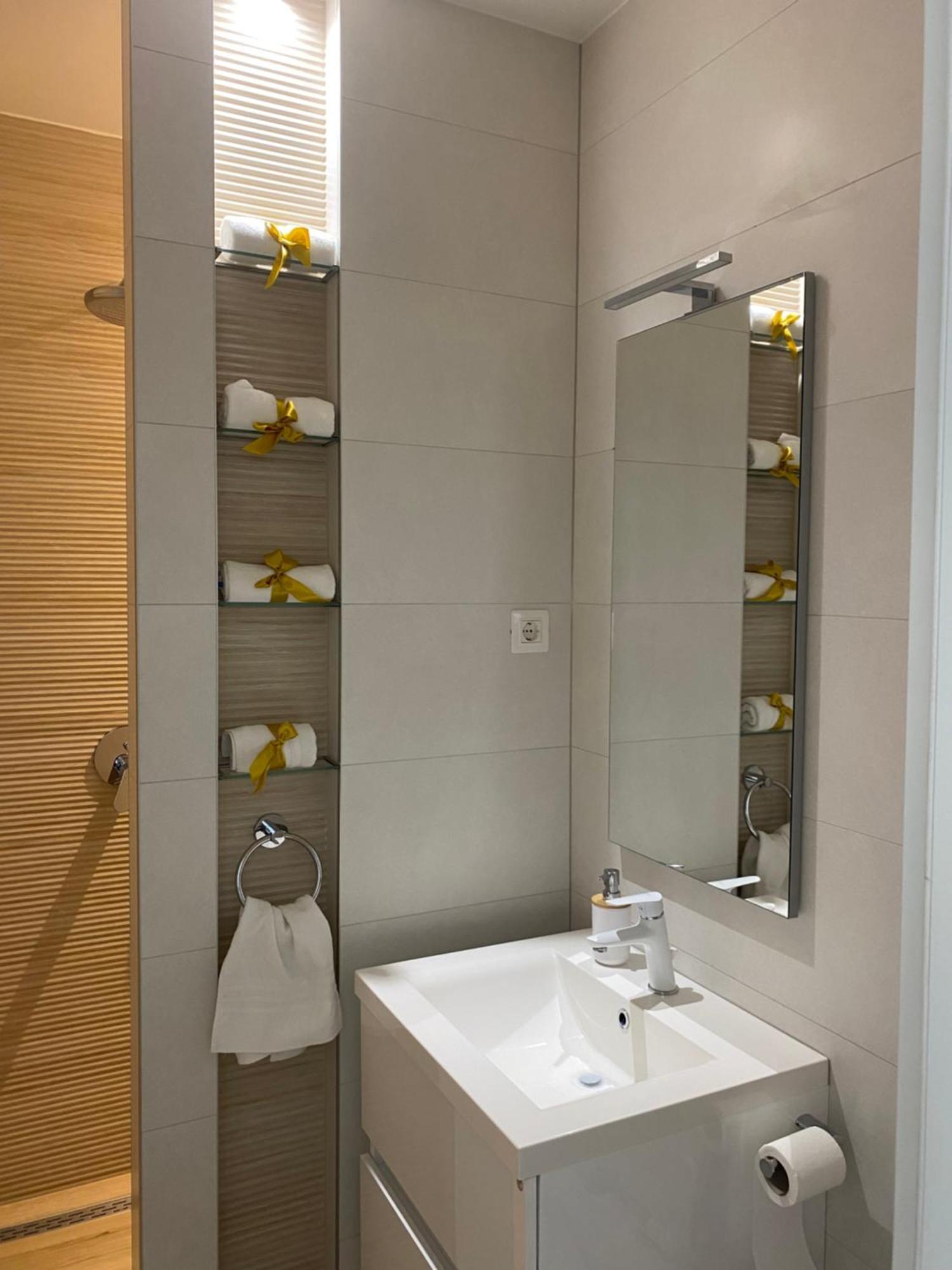 Max 9 Apartment